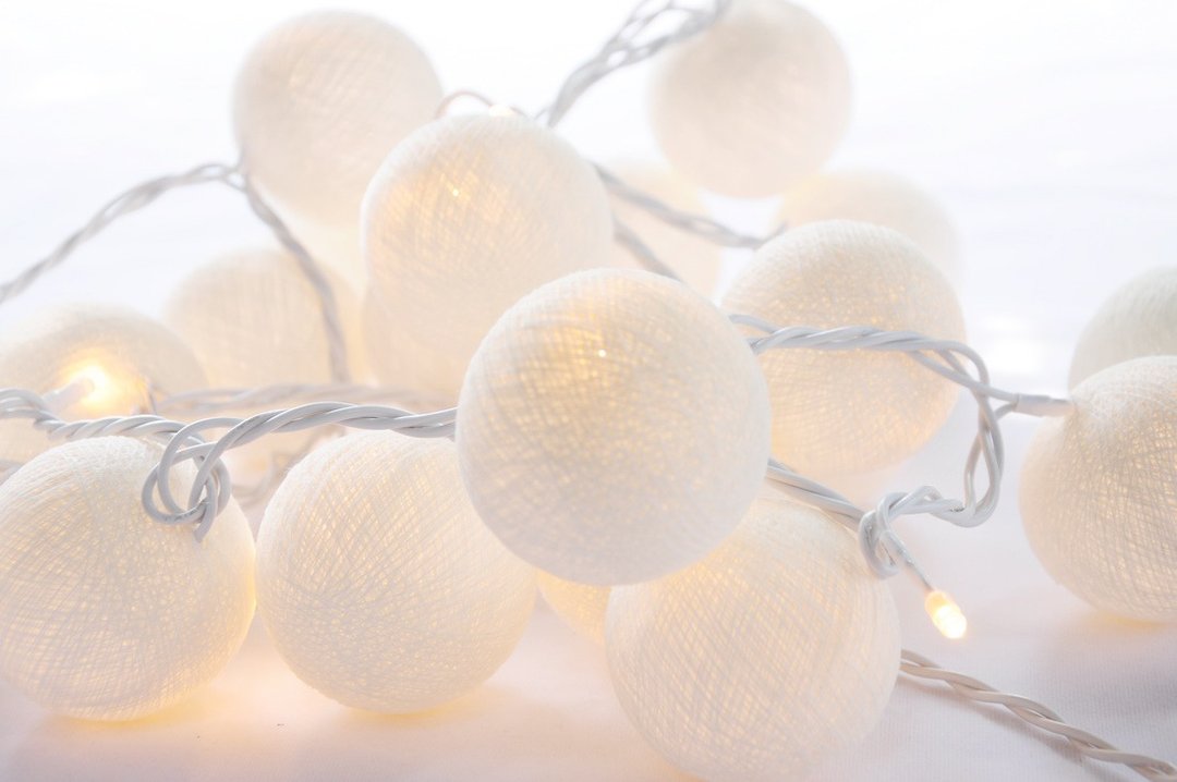 20 Romantic White Cotton Ball String Lights for Home Decoration,Party,Bedroom - 灯具/灯饰 - 棉．麻 