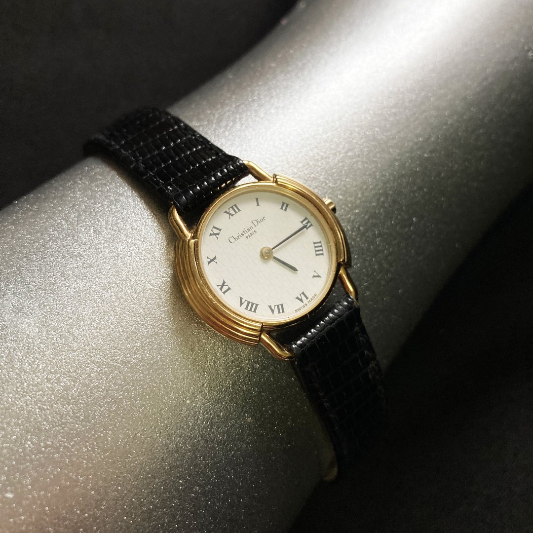 售完 Christian Dior 迪奥 瑞士 金 几何弧形线条 古董表 - 女表 - 其他金属 金色