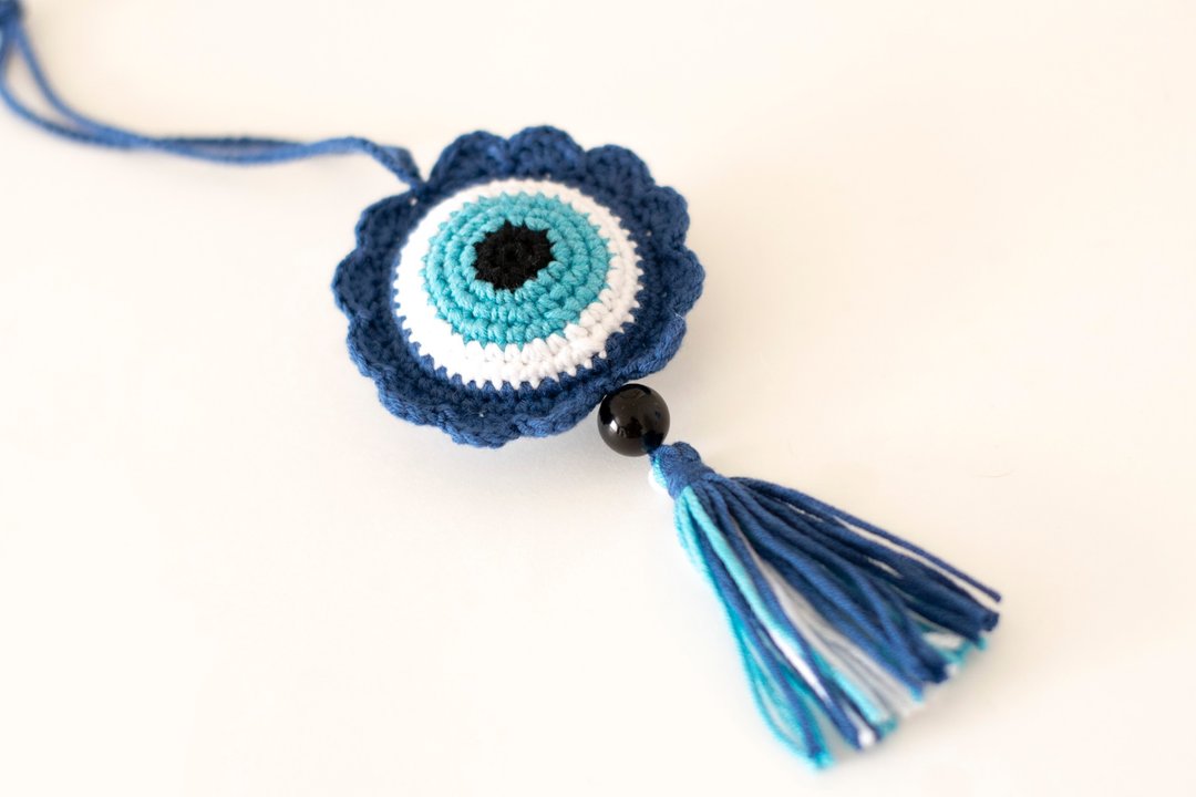 Crochet evil eye car accessory, rear view mirror charm, pendant, 平安車掛, 针织玩具 汽車用品 - 吊饰 - 棉 蓝色