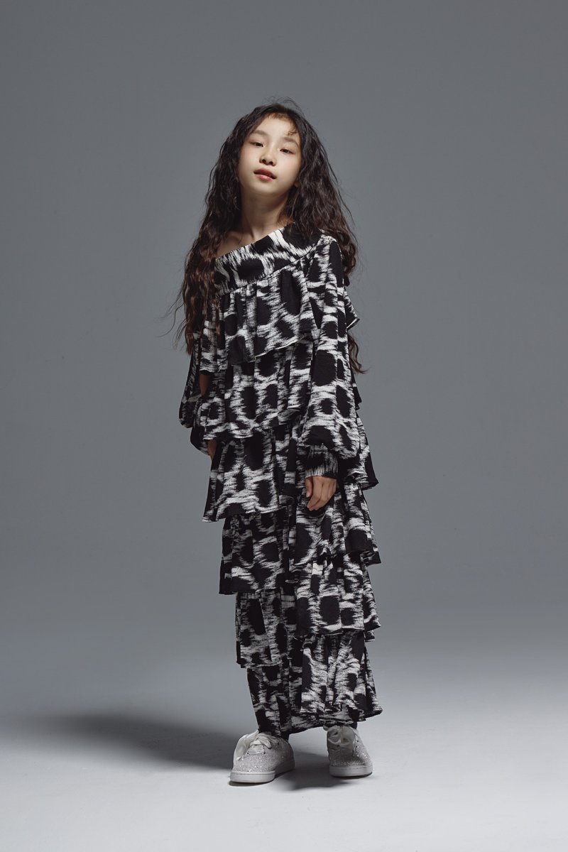 Fallen Shoulder Tiered Dress / 2021 - 洋装/连衣裙 - 其他材质 