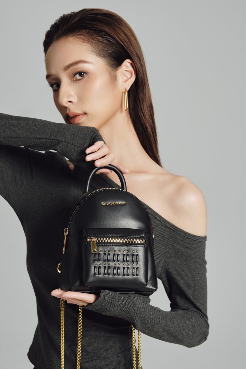 Classic中型黑色后背包 - 后背包/双肩包 - 真皮 黑色