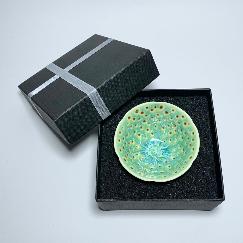 孔雀开屏 葵花杯 80ml 邱毓宁 莺歌制 A10-08 - 茶具/茶杯 - 瓷 多色