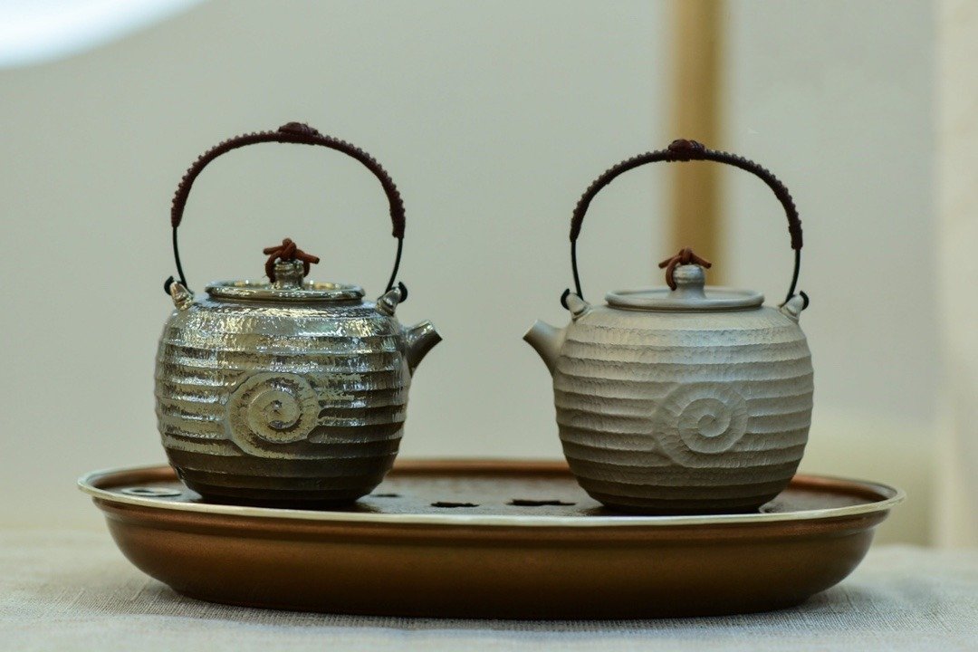 手工纯银蜗纹锤目壶 一张口打出 - 茶具/茶杯 - 纯银 