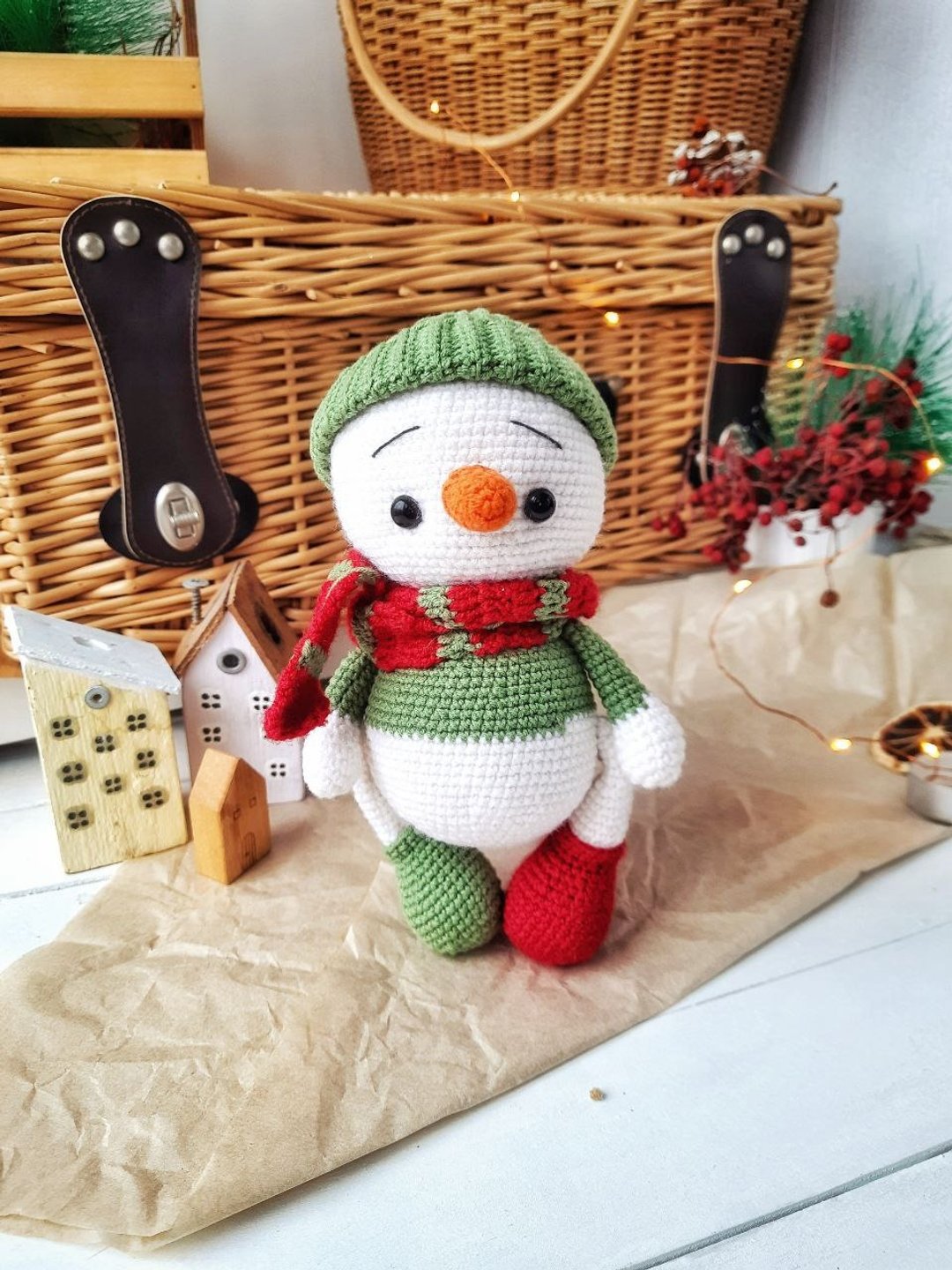 雪人钩针图样。PDF 钩针编织穿着衣服的白色圣诞雪人 - 手工艺教程/工具书 - 其他材质 