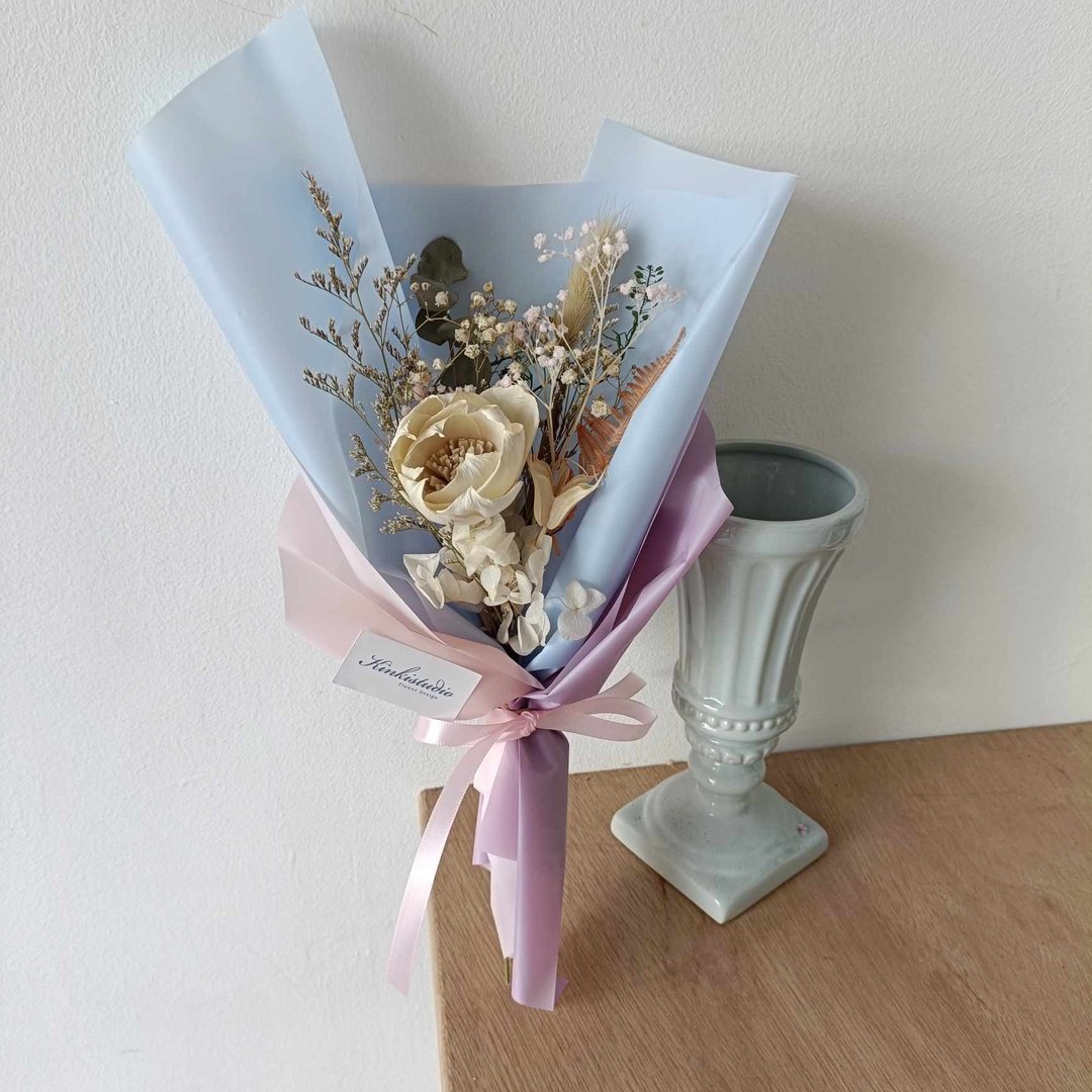 毕业花束礼物 香水瓶金莎爱心型永生玫瑰花束情人节生日告白求七 - 干燥花/捧花 - 植物．花 多色