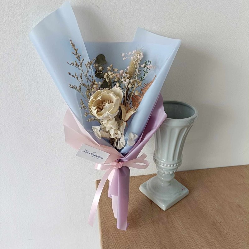 毕业花束礼物 香水瓶金莎爱心型永生玫瑰花束情人节生日告白求七 - 干燥花/捧花 - 植物．花 多色