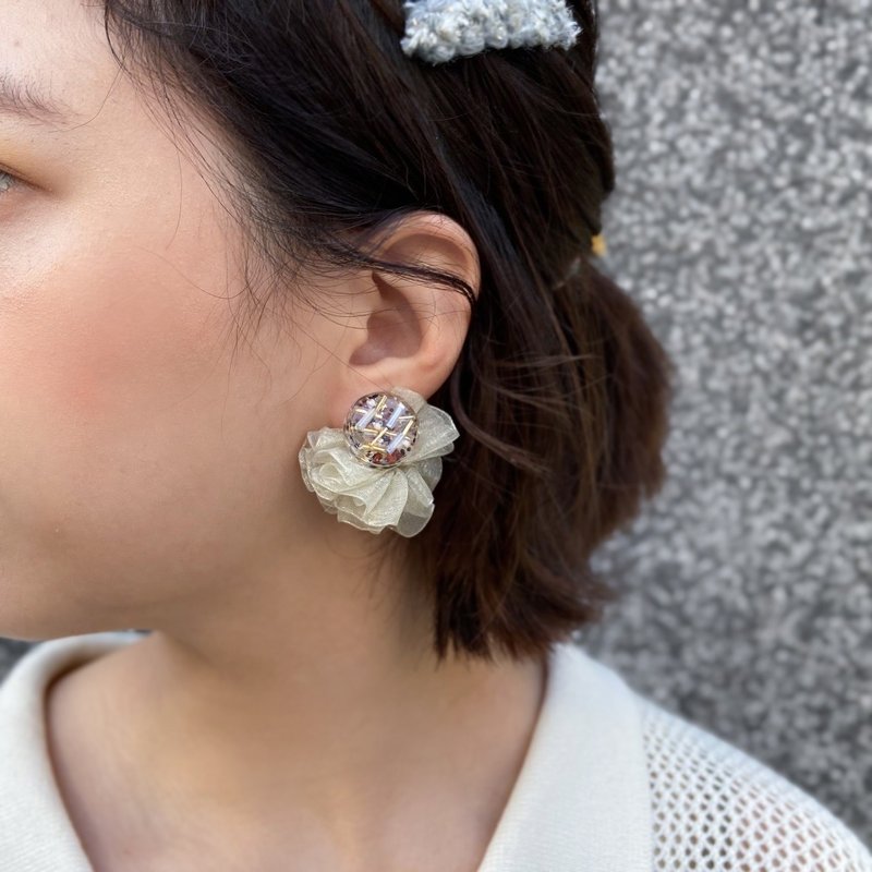 超.  立体纱裙耳环 金咖色 - 耳环/耳夹 - 其他材质 金色