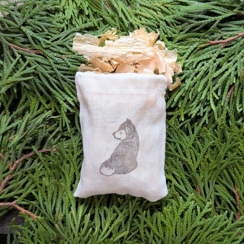 源自日本森林的顶级疗愈之选。青森桧皮香囊 4/8包 。柴犬适用 - 项圈/牵绳 - 棉．麻 白色