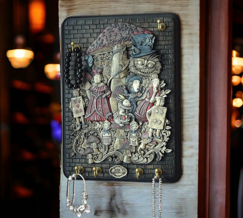 爱丽丝梦游仙境墙壁钥匙扣。珠宝首饰墙展示架。 - 墙贴/壁贴 - 木头 黑色