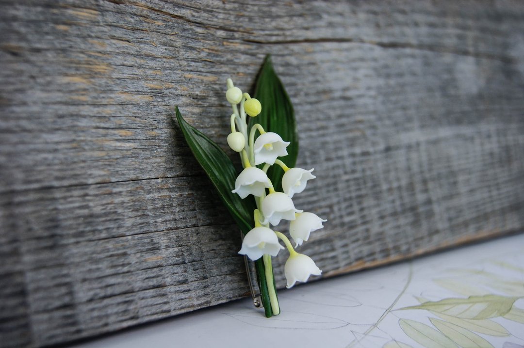 Lily of the valley brooch, polymer clay jewelry with flowers - 胸针 - 塑料 白色