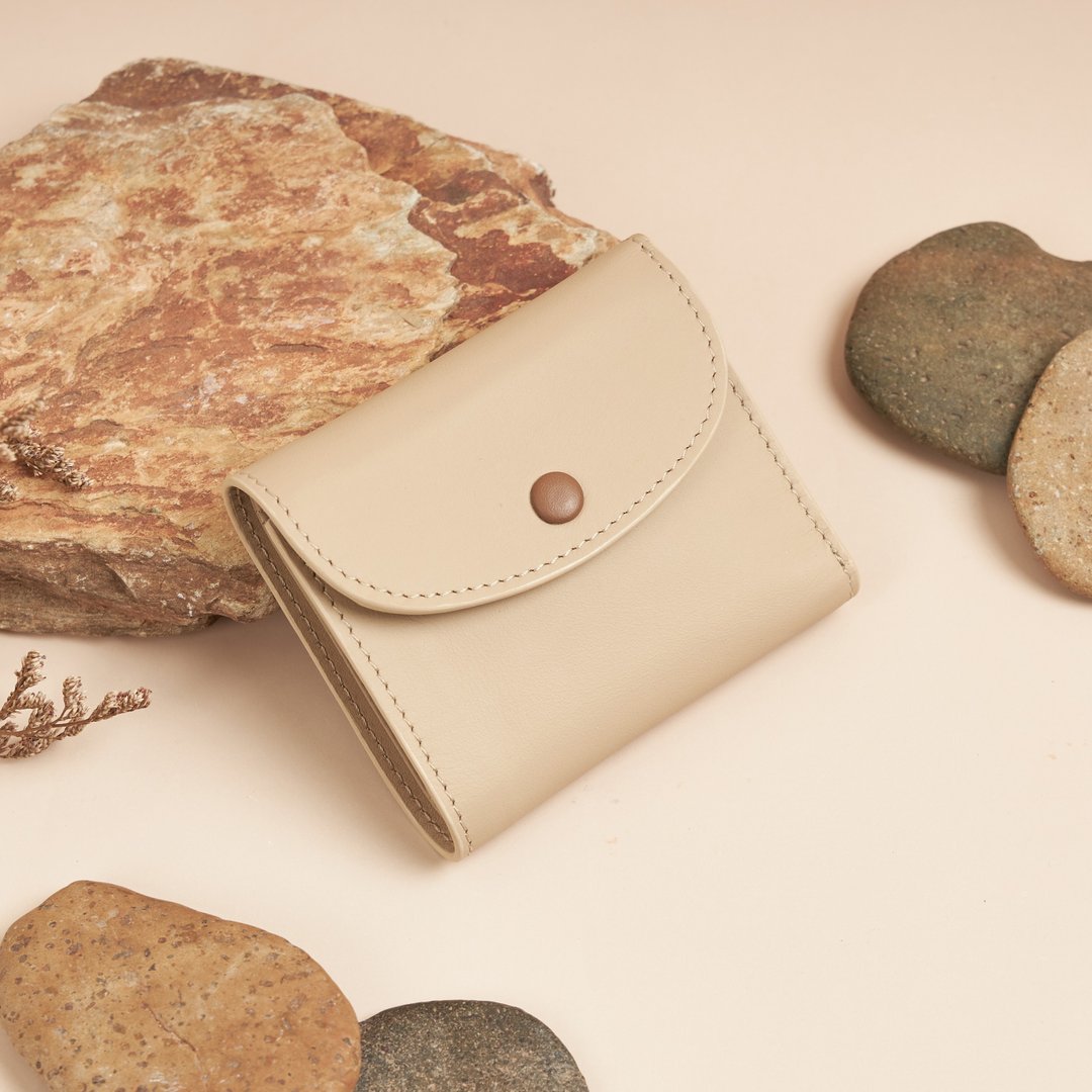 TRIFOLD leather wallet in Beige-brown - 皮夹/钱包 - 真皮 咖啡色