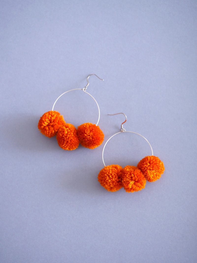 Pom pom earrings/ Cute fabric fur ball earring - 耳环/耳夹 - 绣线 橘色