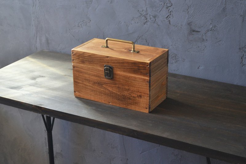 0310mito 日本桧木旅行箱木盒 M 尺寸 木制收纳盒 复古金色圆形提把 - 收纳用品 - 木头 咖啡色