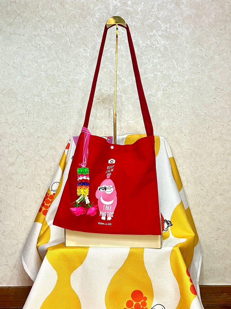 香港原创Alpha and Billy 斜孭袋 连泰国挂件 - 侧背包/斜挎包 - 棉．麻 红色