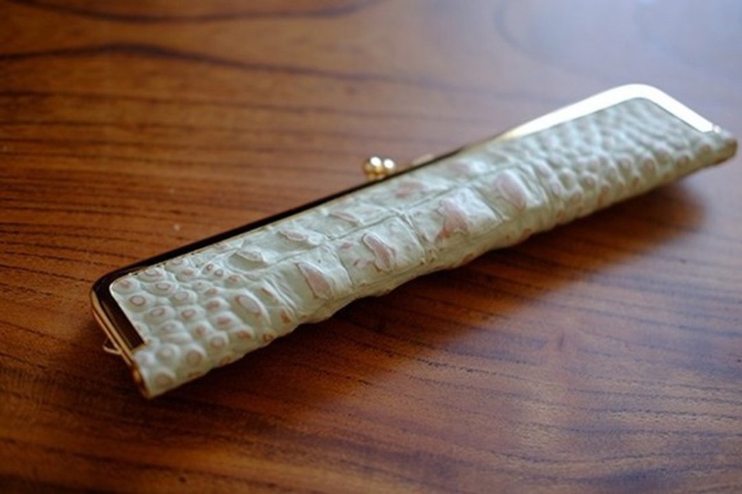 Croco embossed leather pencil case PenCase / for ladies' fan case / genuine leather ivory - 铅笔盒/笔袋 - 真皮 卡其色