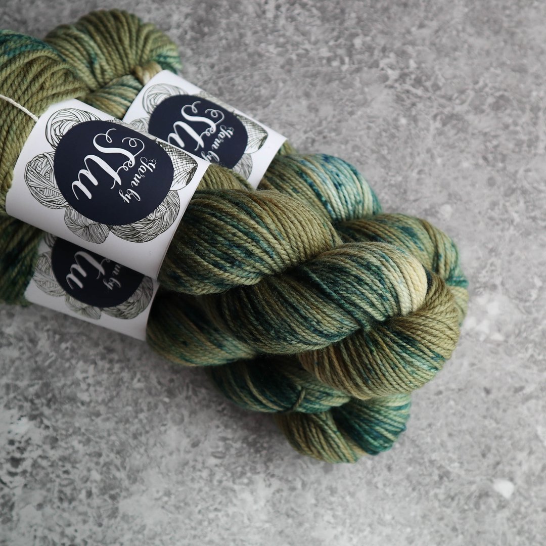 Hand dyed green merino DK yarn (aran weight) - 编织/刺绣/羊毛毡/裁缝 - 羊毛 绿色