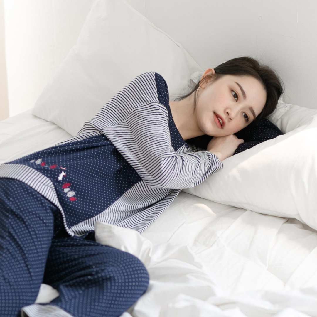 UMORFIL胶原蛋白拼接刺绣居家服-丈青 - 居家服/睡衣 - 棉 蓝色