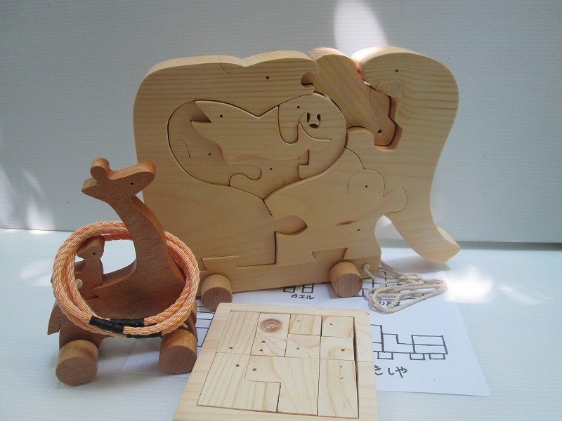 Present lucky bag Big elephant giraffe parent and child ring throwing building block puzzle Japan postage1020 yen - 玩具/玩偶 - 木头 金色