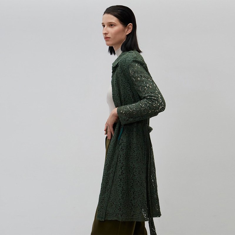 绑带蕾丝长版风衣外套(绿)│Who Cares 台湾服饰品牌 - 女装休闲/机能外套 - 棉．麻 绿色