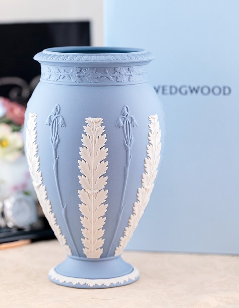 英国制Wedgwood莨苕叶碧玉浮雕陶瓷装饰收藏插花花器花瓶 - 花瓶/陶器 - 瓷 