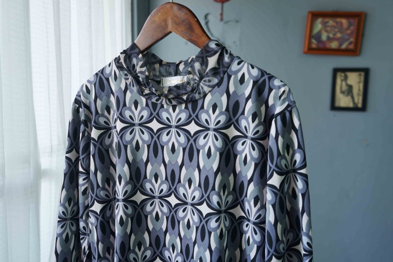 寻宝古着-灰阶欧普艺术几何印花半高领弹性针织上衣 - 女装上衣 - 聚酯纤维 灰色