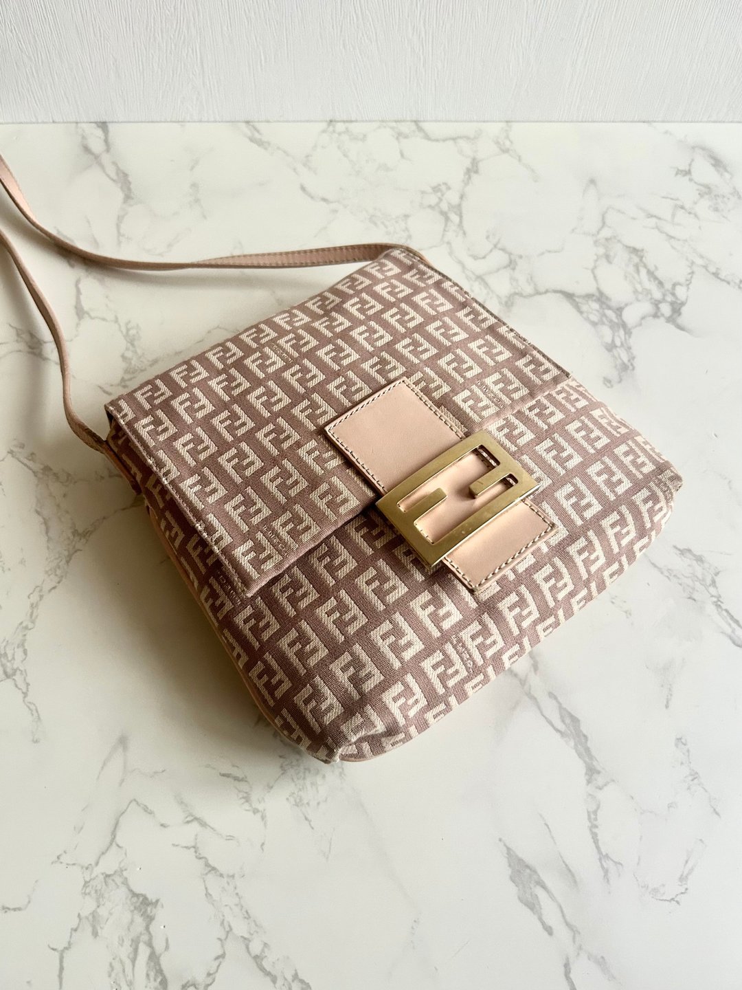 中古包 Fendi 粉红色老花豆腐包 侧背包 斜背包 皮革包 单肩包二手 - 侧背包/斜挎包 - 其他材质 粉红色