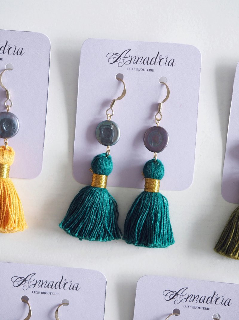 Retro green tassel earrings/ Freshwater pearl earrings/ Bridesmaid gift - 耳环/耳夹 - 宝石 绿色