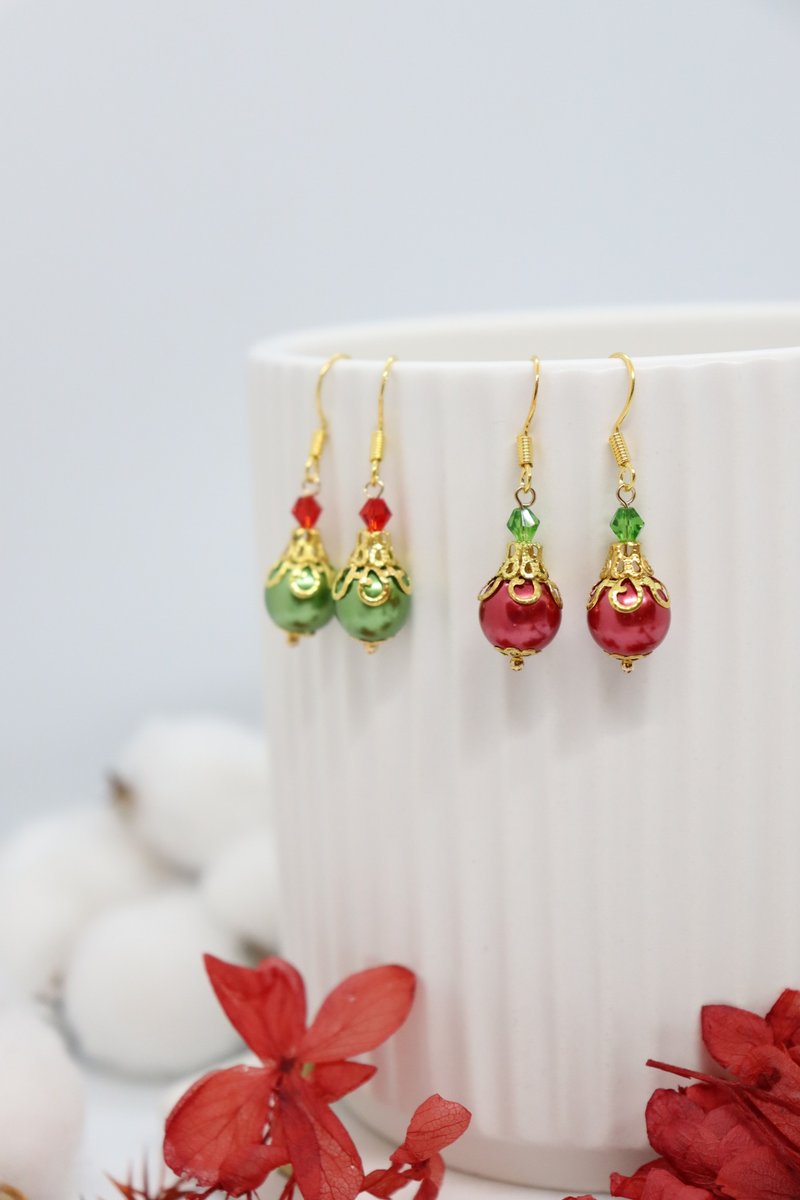 Christmas Red Ornament Little Dangle 925 Silver Earrings, Handmade Jewellery - 耳环/耳夹 - 珍珠 