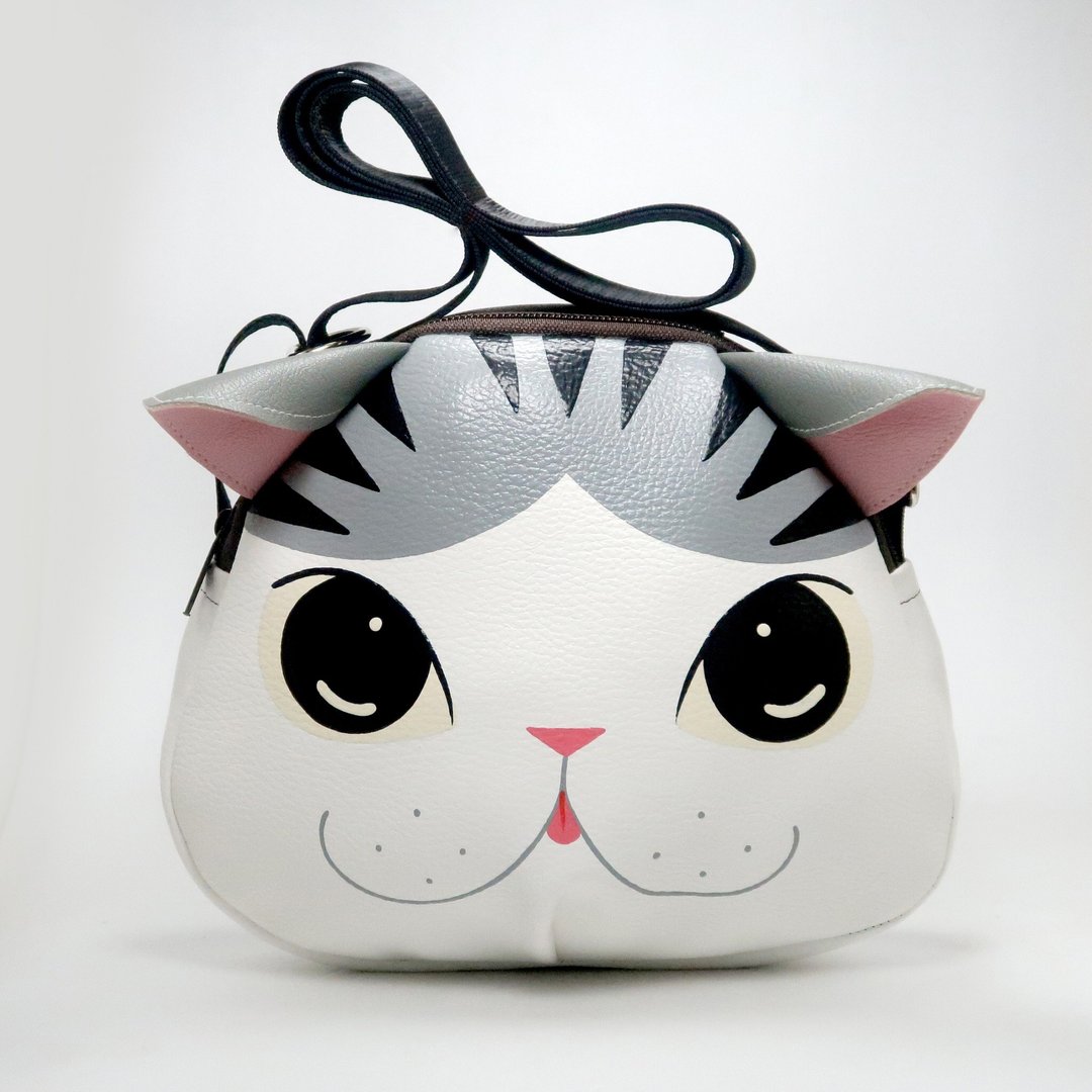 Gray and white cat crossbody bag,is compact fro carrying mobile phones. - 其他 - 人造皮革 白色