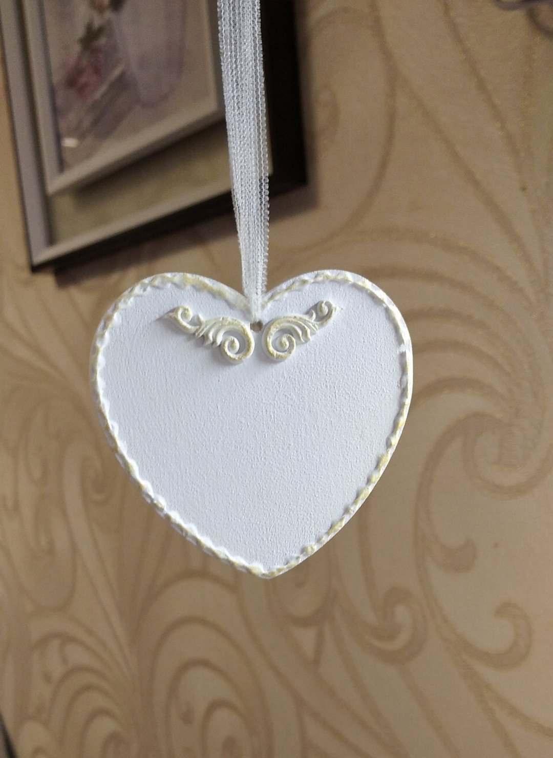 White hanging heart with gold ornament Mother gift Wedding decor Home decor - 墙贴/壁贴 - 木头 白色