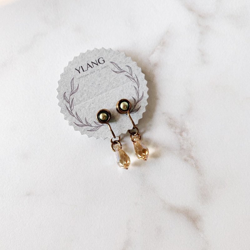 YLANG【小晶坠-深】立体水滴水晶耳环Swarovski/艺术铜线 - 耳环/耳夹 - 其他金属 多色