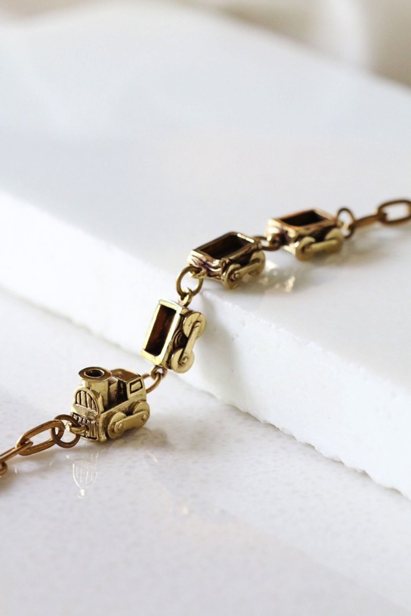 Bogey Train Bracelet / Linen Jewelry / Trains Bracelet / Brass Bracelet - 手链/手环 - 其他金属 