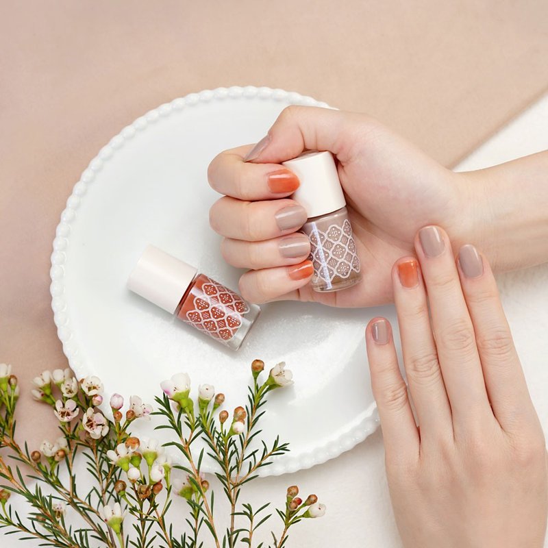 水性无毒指甲油/印花乐 x 小小PETIT/砂糖伯爵 - 指甲油/指甲贴 - 其他材质 咖啡色