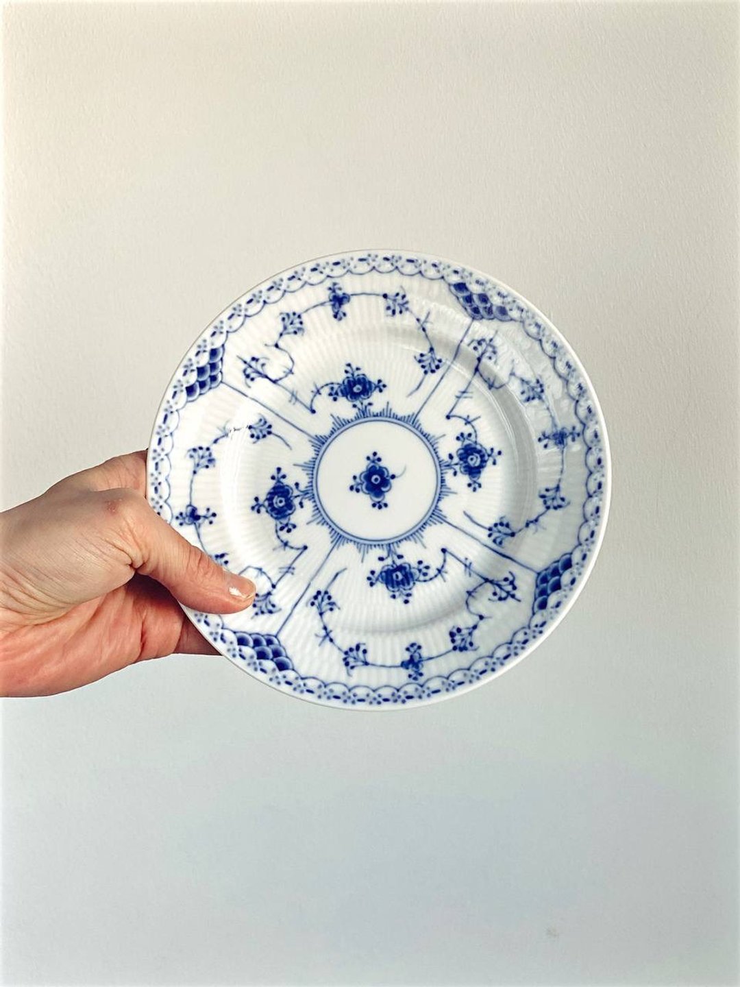 Plate, Blue fluted Half lace collection, 17 cm, Royal Copenhagen - 盘子/餐盘/盘架 - 瓷 白色