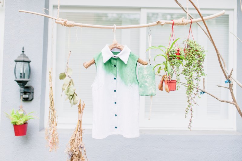 沐煦：迷幻棉麻沼泽系渲染衬衫 - 女装衬衫 - 棉．麻 绿色