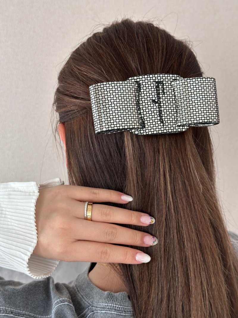 中古品 FERRAGAMO 菲拉格慕 皮革款蝴蝶结发夹 - 发带/发箍 - 真皮 银色