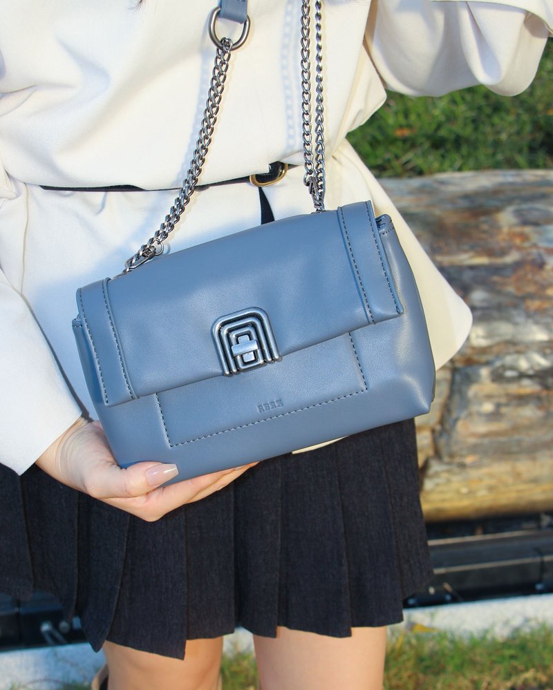 香港小众品牌  小香风纯素皮革Giann迷你斜背袋/单肩袋 蓝莓色 - 侧背包/斜挎包 - 人造皮革 蓝色