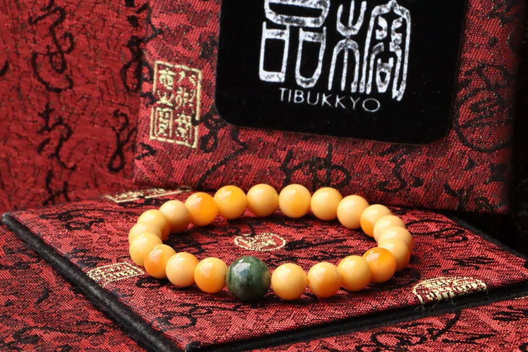 蜜蜡色缅甸黄玉手珠 8mm 圆珠 绿黝帘石隔珠 定制化设计 手链 串珠 - 手链/手环 - 玉石 