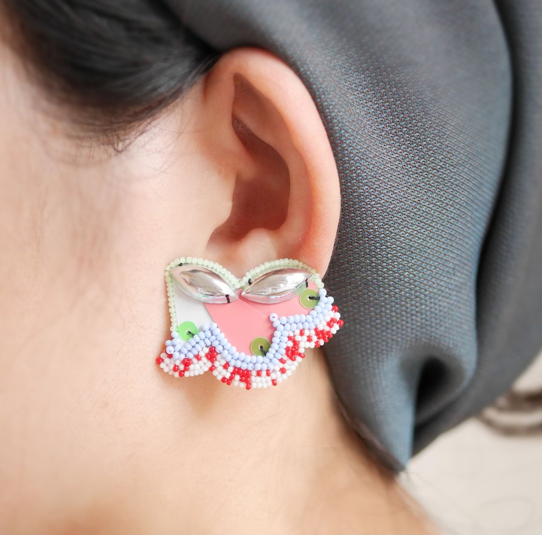 tsububu / bead embroidery / microorganisms / earrings / Clip-On/ bra top - 耳环/耳夹 - 绣线 粉红色