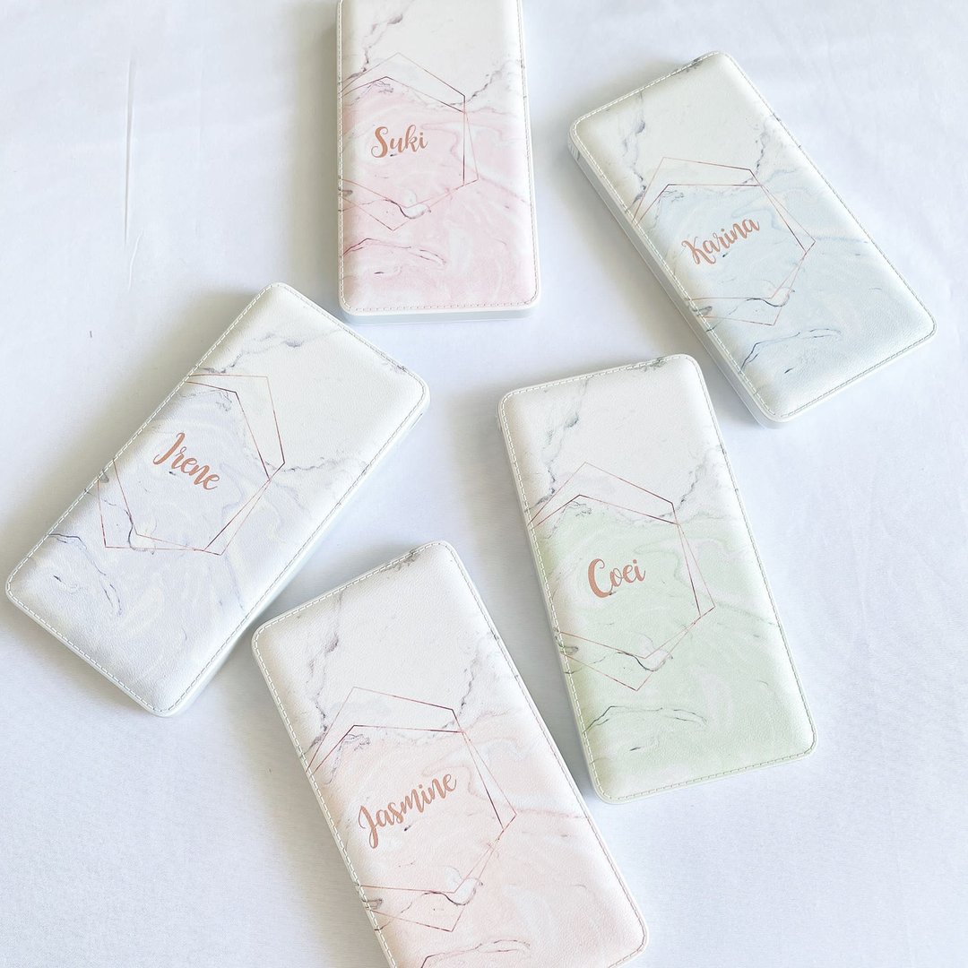 【定制化】5000/10000mAh 行动电源 姊妹 伴娘 结婚 创意礼物 - 充电宝/传输线 - 塑料 多色