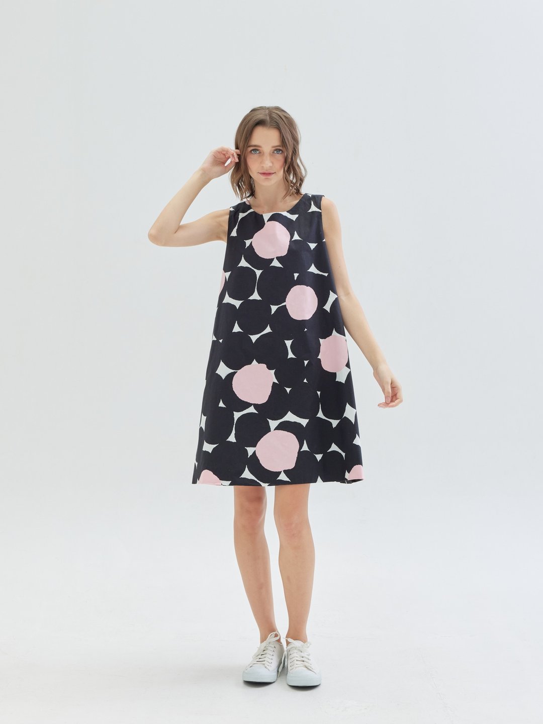 (瑕疵品) BIRUCHU A-LINE DRESS - Boba (黑粉点点) 无袖洋装 黑粉色 - 洋装/连衣裙 - 棉 黑色