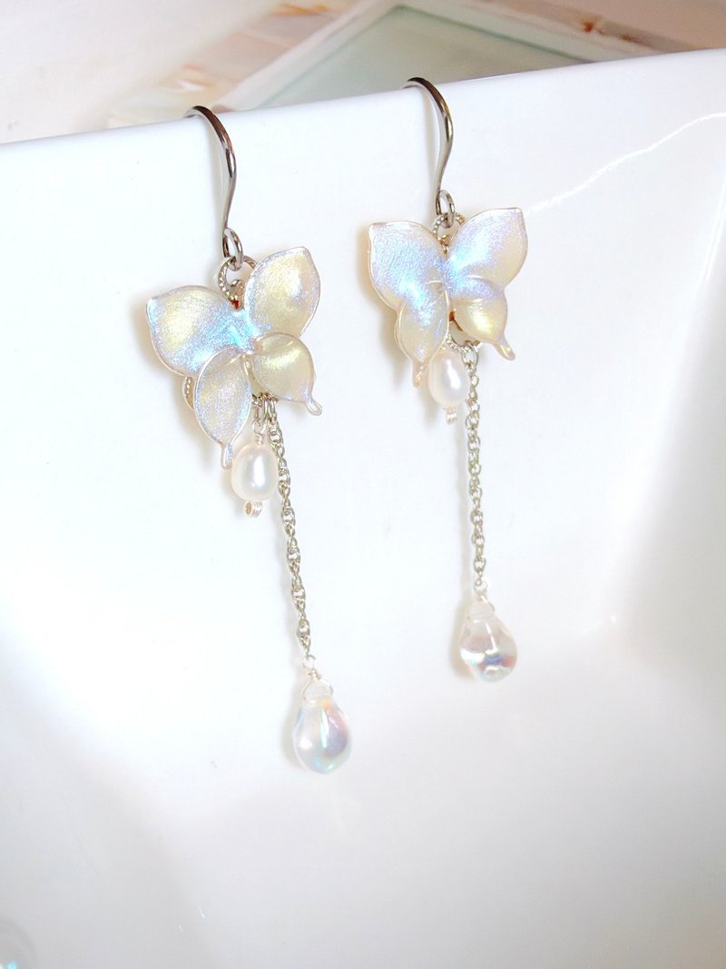 蝶舞丝带滴胶耳夹 (珍珠白) 医疗级不锈钢316_0063 - 耳环/耳夹 - 珍珠 白色