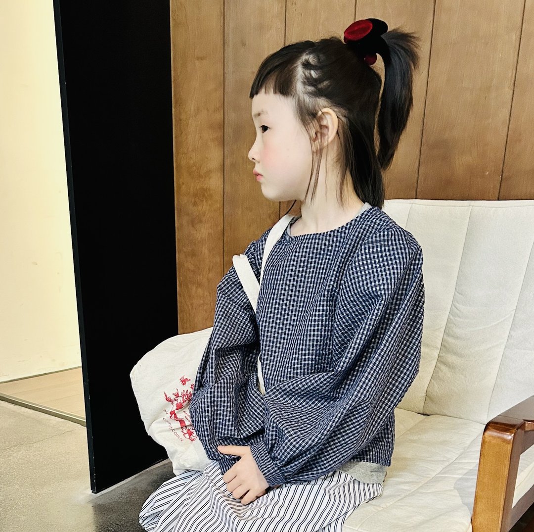 蓝色格子泡泡袖上衣 / 童装 - 童装上衣 - 棉．麻 蓝色