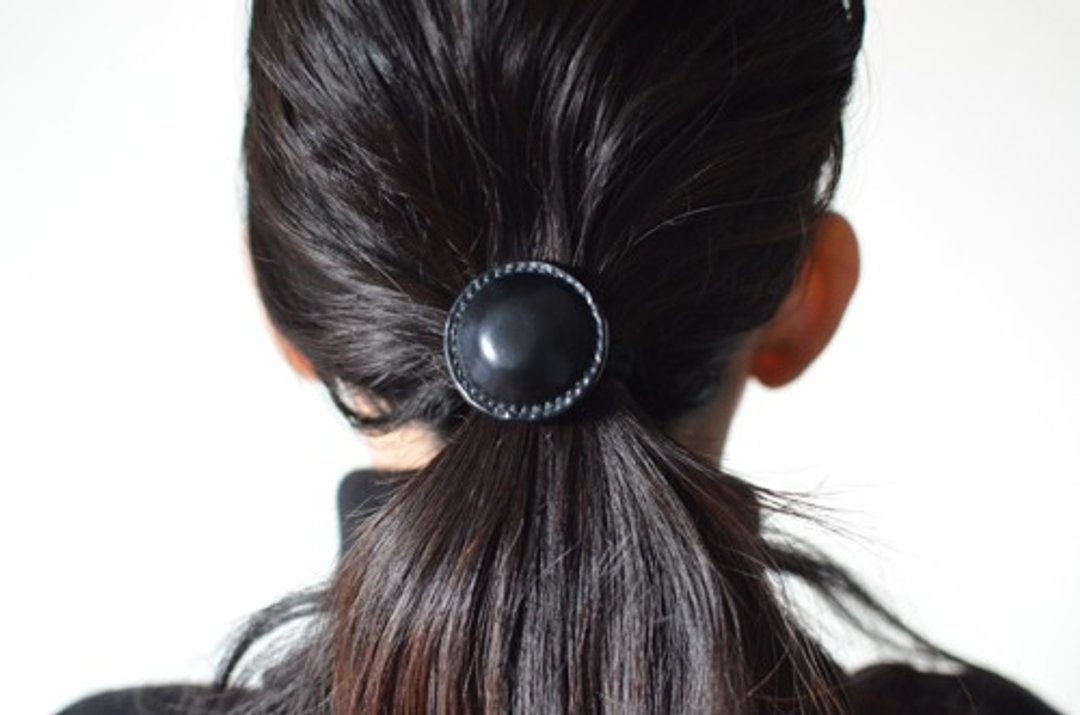 Cordovan Airas [leather hair tie] black - 发饰 - 真皮 黑色