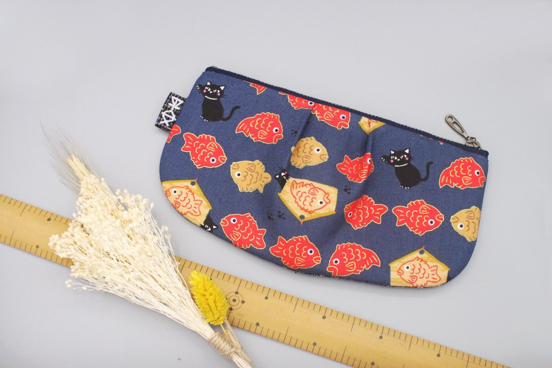 平安万用包-猫咪金鱼烧,双面双色,大容量笔袋,化妆包,眼镜包, - 化妆包/杂物包 - 棉 