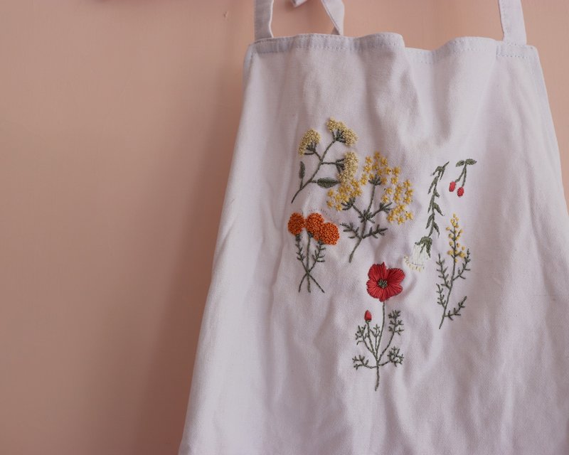 森女手作日常 花草围裙刺绣材料包 - 编织/刺绣/羊毛毡/裁缝 - 棉．麻 