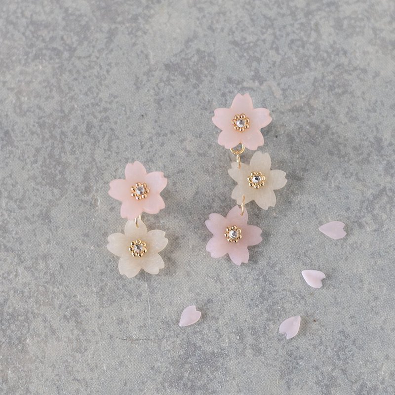 揺れる桜のピアス/イヤリング - 耳环/耳夹 - 粘土 粉红色