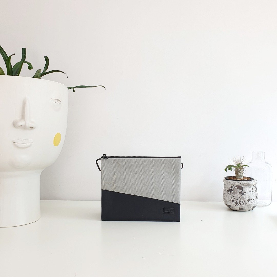 Enzo Pouch (M) - GRAY - 手拿包 - 防水材质 灰色