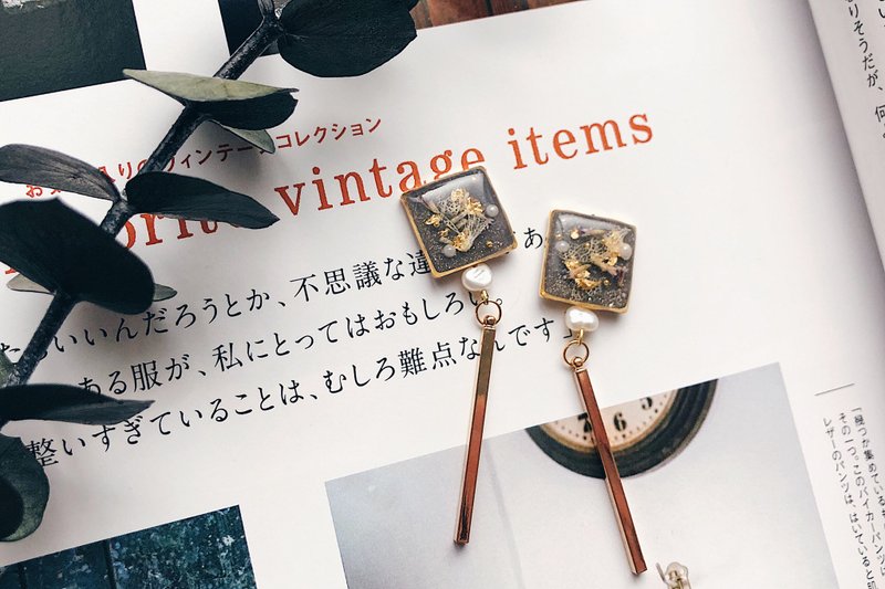 石系列 / 白绣球淡水珍珠 树脂艺术干燥花耳环 可改夹 - 耳环/耳夹 - 珍珠 灰色