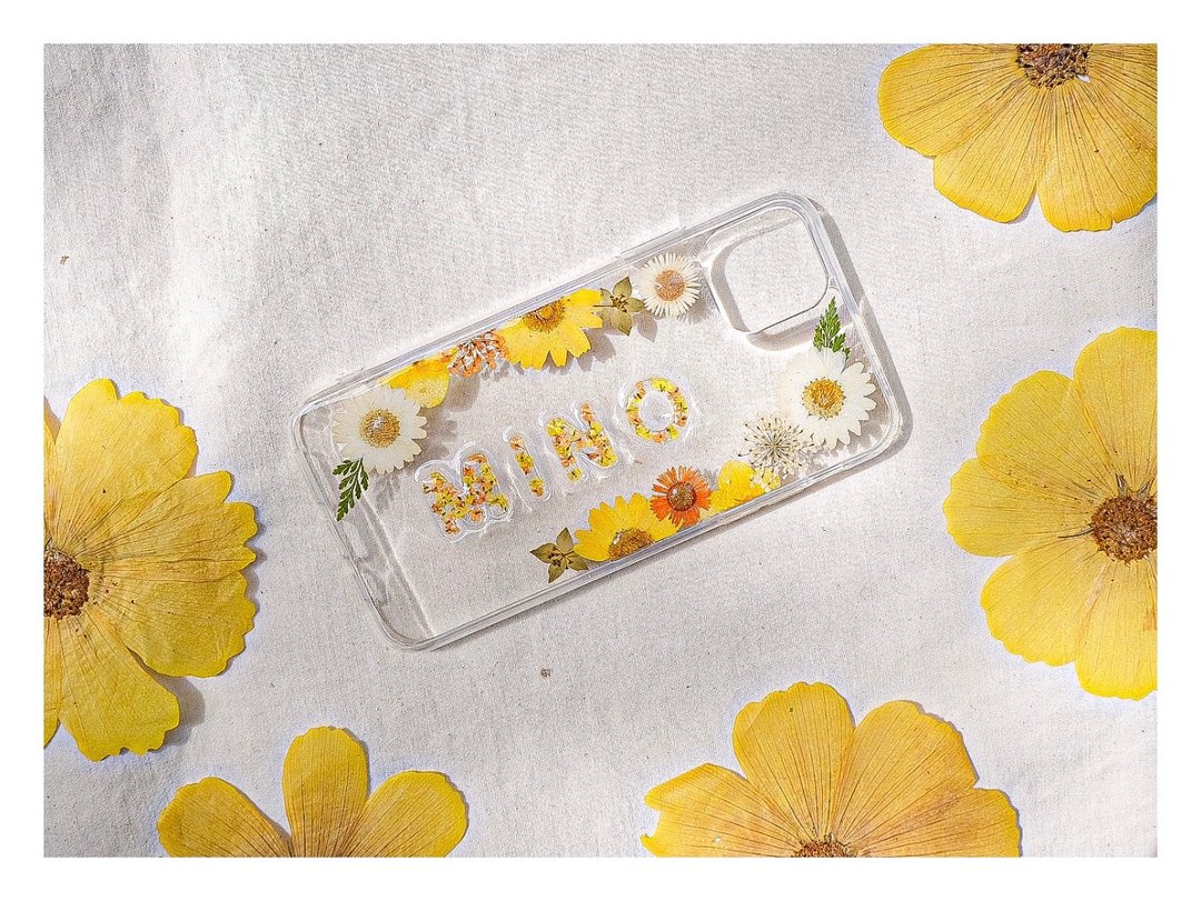 订制 押花 3D立体名字 压花手机壳 • 3D Customised Name Phone Case - 手机壳/手机套 - 植物．花 黄色